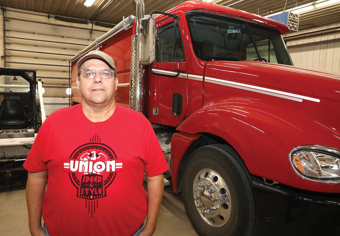 Lending a helping hand at harvest | News, Sports, Jobs - Faribault County Register - Vimarsana News